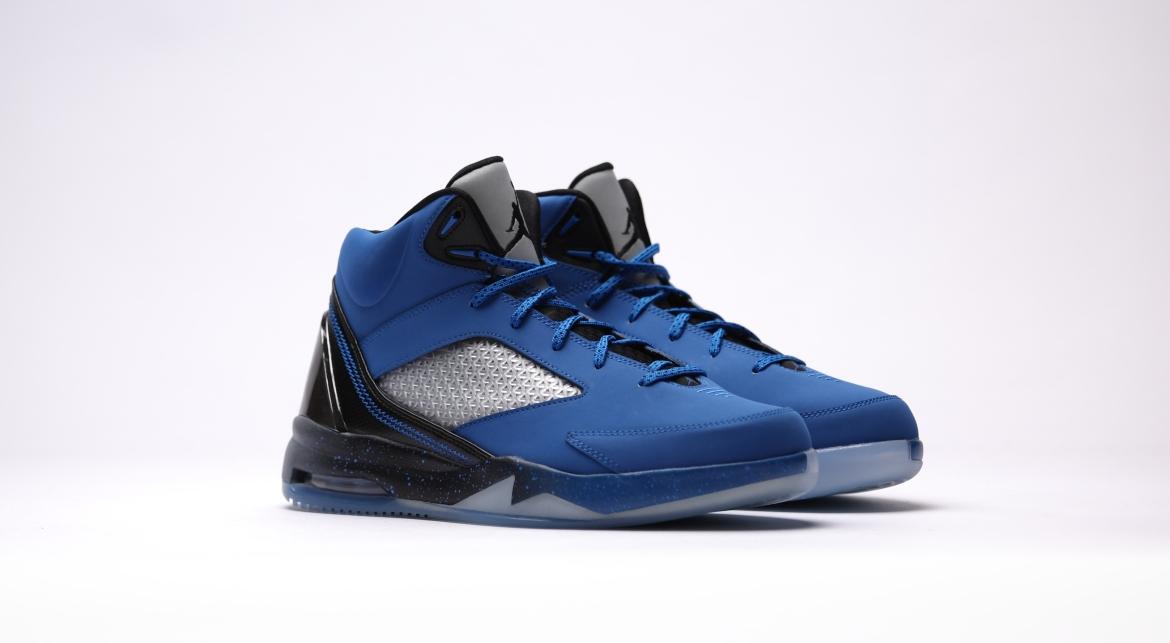 Air jordan flight remix 2024 price